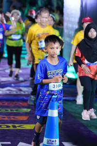 BIB: 3106
                            <button type="button" onclick="openModal(26255337)" class="btn btn-primary btn-sm float-right btn-popup" data-toggle="modal" data-target=".modal-high-quality">
                        <i class="fas fa-shopping-cart"></i> Add to Cart
                    </button>
                                            <button type="button" onclick="isThisMe(26255337, true)" class="btn btn-success btn-sm float-right btn-popup btn-isme hidden" data-toggle="tooltip" data-placement="bottom" title="นี่คือรูปของคุณใช่ไหม คลิกที่นี่เพื่อเอาเข้าอัลบั้ม">
                        <i class="fas fa-plus"></i> Add to album
                    </button>
                    <button type="button" onclick="isThisMe(26255337, false)" class="btn btn-warning btn-sm float-right btn-popup btn-isnotme hidden">
                        <i class="fas fa-ban"></i> Remove from album
                    </button>